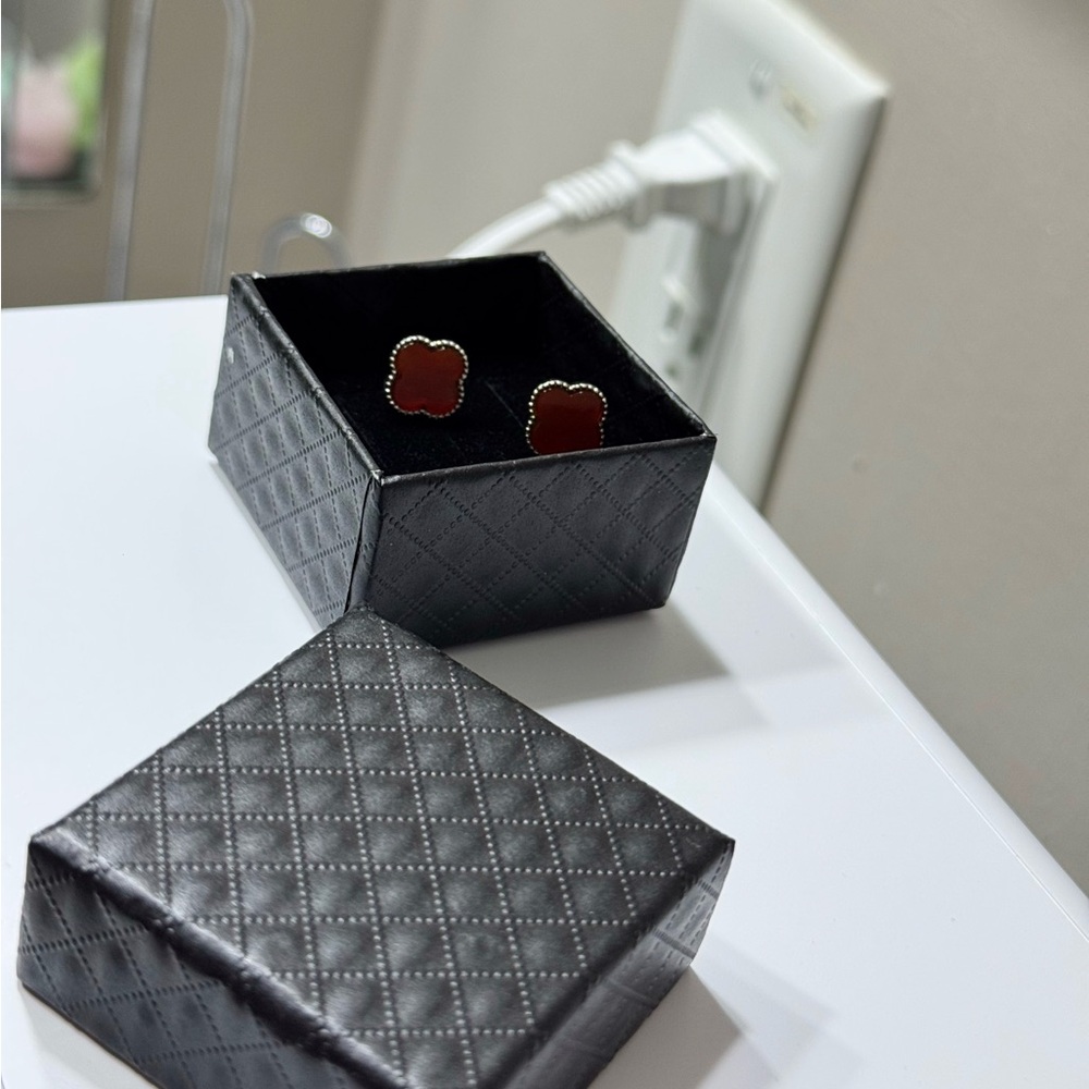 Elegant Red Clover Silver Earrings